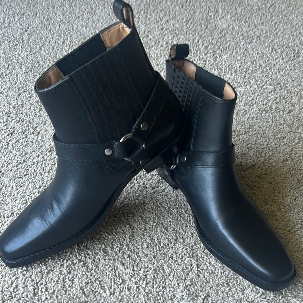 Madewell Black Ankle Booties with Sleek Design size 9. Worn twice!!